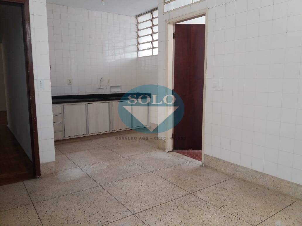 Apartamento à venda com 3 quartos, 180m² - Foto 12