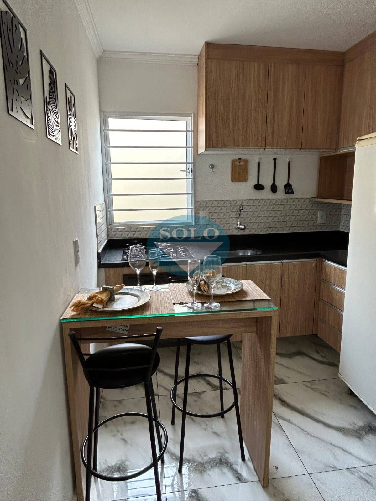 Casa para alugar com 2 quartos, 75m² - Foto 13