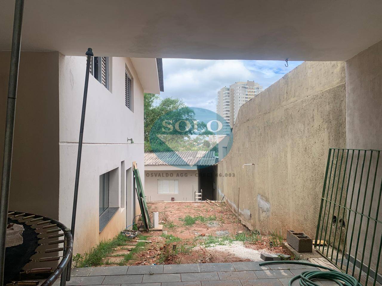 Casa para alugar com 3 quartos, 400m² - Foto 2